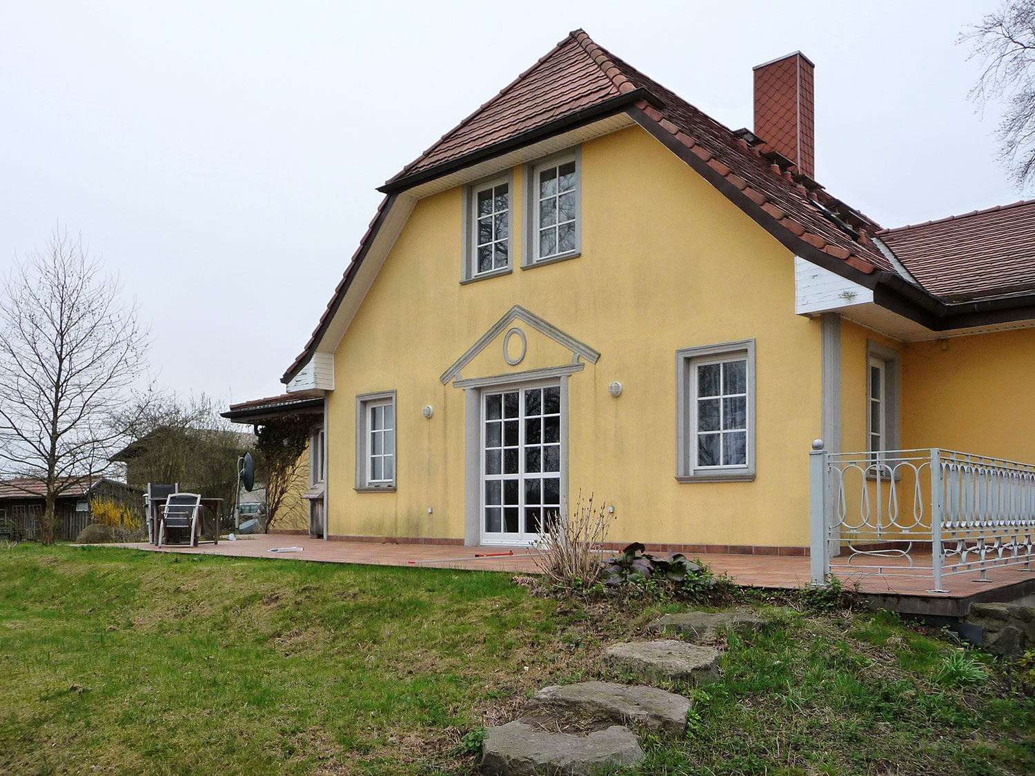 Wintergarten Kaposty, Terrasse vor dem Anbau (Birkner Wintergärten)